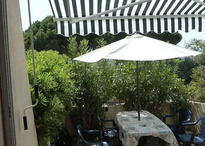 Cosy Avec Piscine Et Parking, 4 Couchages, Proche - - Fr-1-250-196 Appartamento *